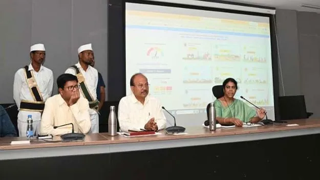 kumaram bheem asifabad- అధికారులు గ్రామాల అభివృద్ధికి పాటుపడాలి