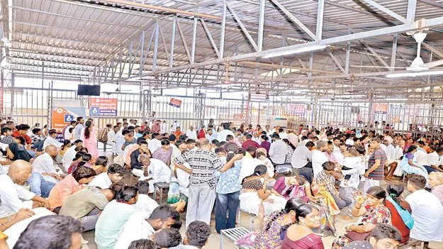 భక్తజన సంద్రం.. శ్రీగిరి క్షేత్రం 