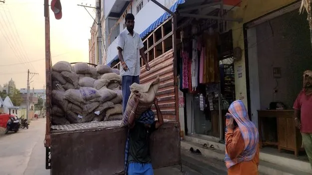 మూడు నెలల  రేషన్‌  ఒకేసారి  