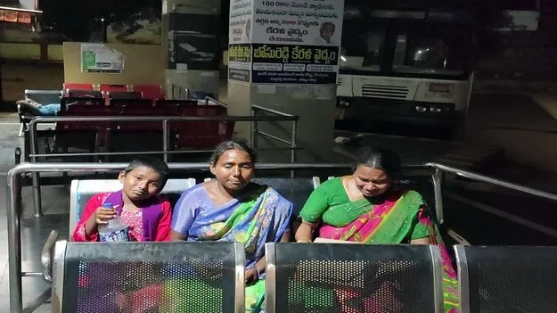  రాత్రి వేళ విద్యార్థినిని బయటకు పంపిన ప్రిన్సిపాల్‌