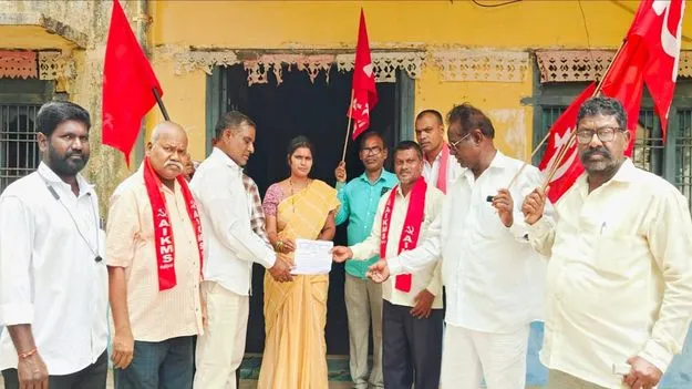 ఎరువులు, విత్తనాలు సబ్సిడీపై అందించాలి