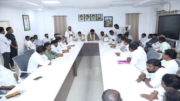అర్హుల పేర్లు ఉండేలా కృషి చేయాలి