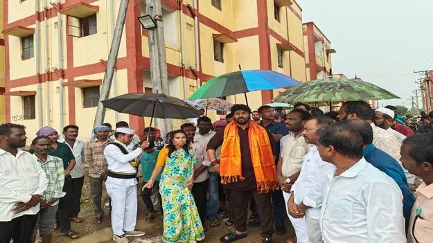 డబుల్‌ బెడ్‌రూం ఇళ్ల పరిశీలన