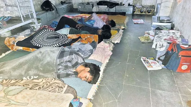 సంక్షేమం కరువు