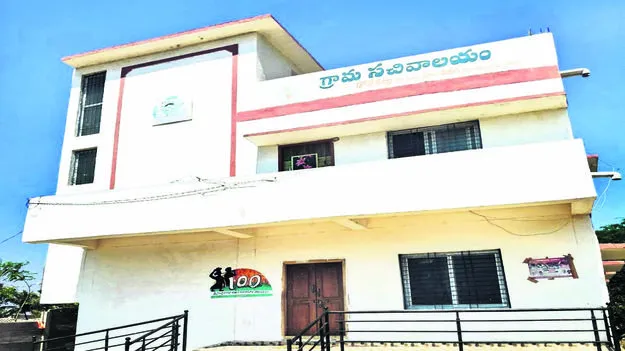 TIME: సమయ పాలన ఏదీ..?