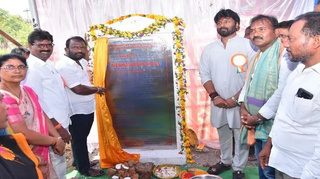 చెరువుల పునరుద్ధరణతో భూగర్భ జలాలు పెంపు