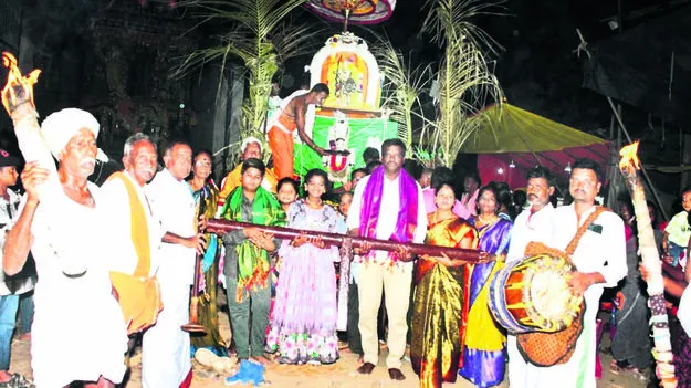 GOD: నారసింహుడికి అశ్వవాహన సేవ