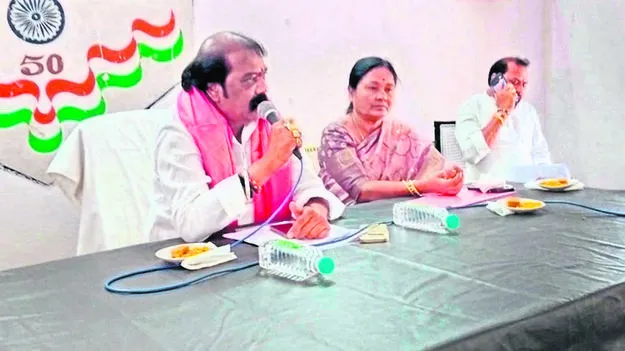 MLA: ప్రాధాన్య క్రమంలో పనులు చేపట్టండి 