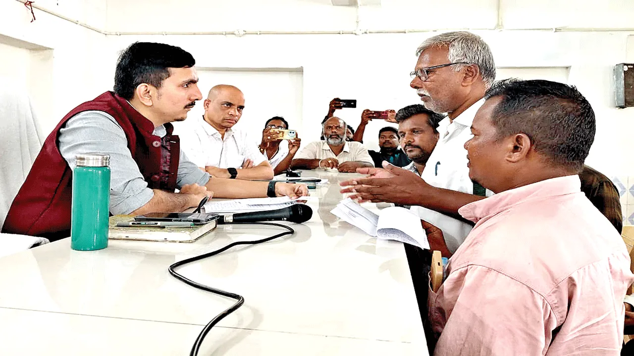 గిరిజన సమస్యల పరిష్కారానికి కృషి