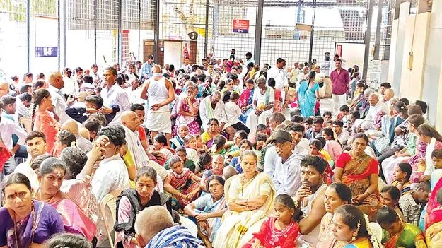 శ్రీశైలంలో భక్తజనం
