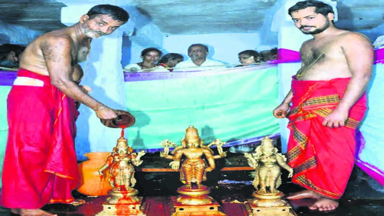 GOD: వైభవంగా నారసింహుడి చక్రస్నానం