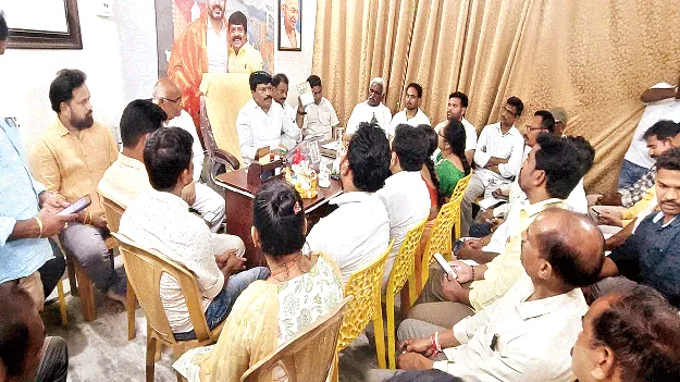 టీడీపీకి కార్యకర్తలే మార్గదర్శకులు