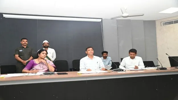 kumaram bheem asifabad- ప్రజలకు మెరుగైన వైద్య సేవలు అందించాలి