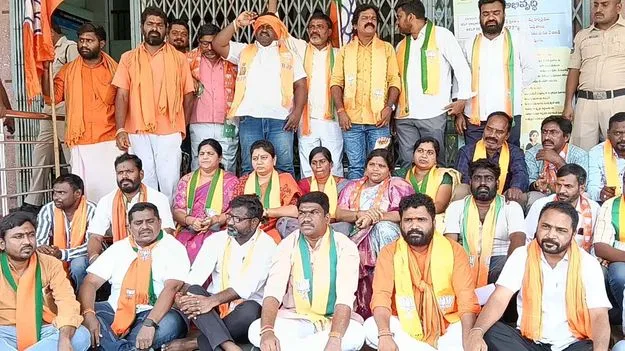 రూపాయికి అంత్యక్రియలు అమలుచేయాలి