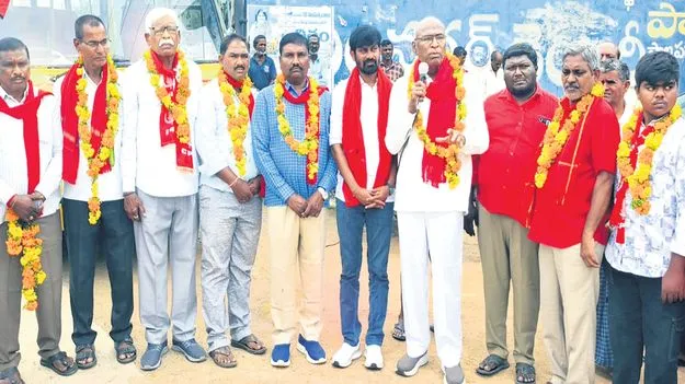 మోదీని గద్దె దింపే వరకు పోరాడతాం..