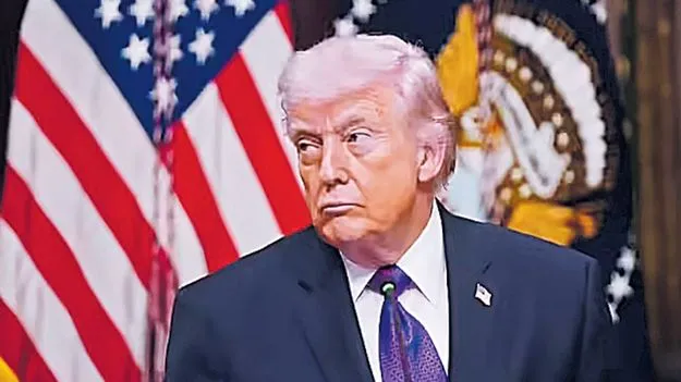 తల వంచిన ట్రంప్‌!