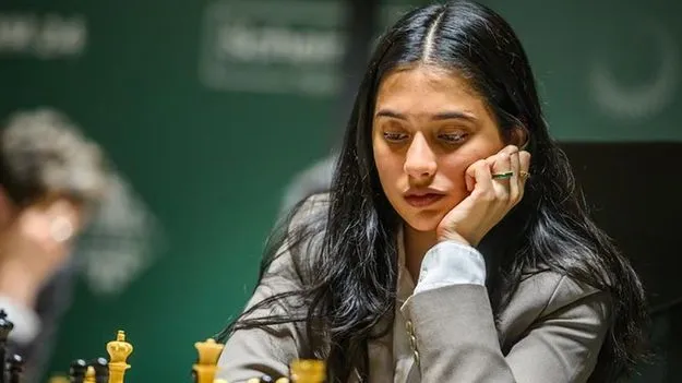 నాలుగో రౌండ్లో దివ్య ఓటమి