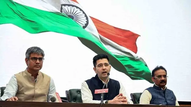 ‘చీపురు’వదిలేసిన చద్దా