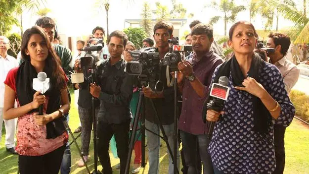 నాలుగో స్తంభానికి ‘నగుబాటు పెన్షన్‌’