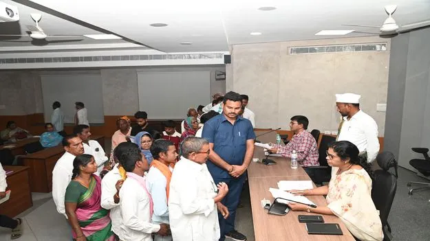 kumaram bheem asifabad-  దరఖాస్తులను త్వరగా పరిష్కరించాలి