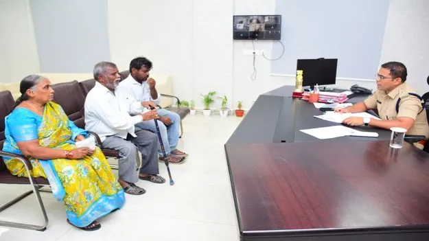 బాధితుల సమస్యలను చట్టపరంగా పరిష్కరించాలి