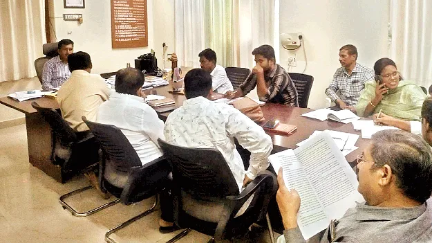 నీటి కోసం నిరీక్షణ..!