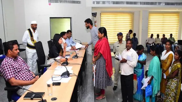 ఫిర్యాదులను వెంటవెంటనే పరిష్కరించాలి