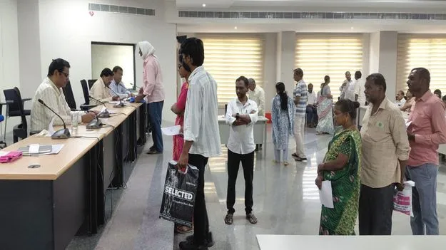 ప్రజావాణి ఫిర్యాదులను పరిష్కరించాలి