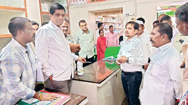 పారదర్శకంగా ఎరువుల పంపిణీ