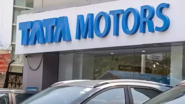 టాటా మోటార్స్‌ లాభంలో 31 శాతం క్షీణత