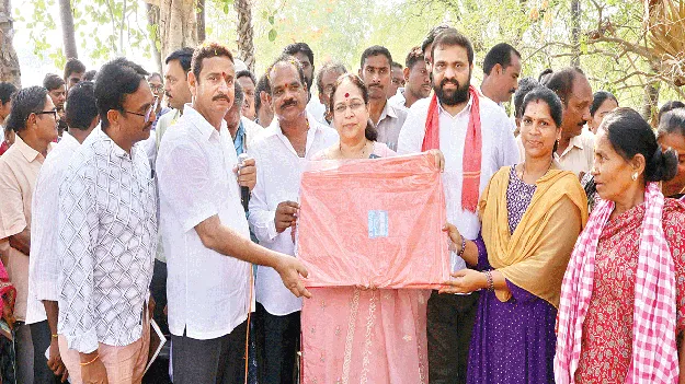  శ్రామికుల సంక్షేమానికి  ప్రాధాన్యం