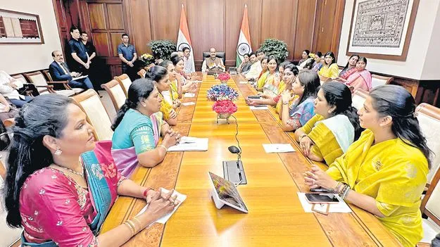 స్పీకర్‌తో కూటమి మహిళా నేతల భేటీ