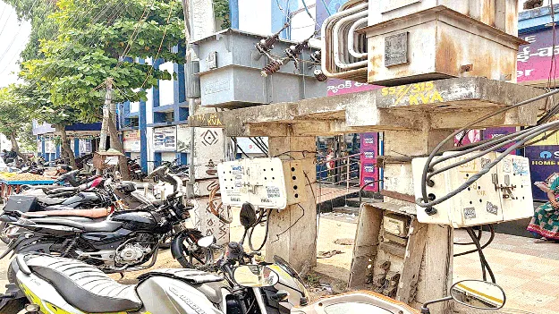 ముట్టుకుంటే.. ముప్పే