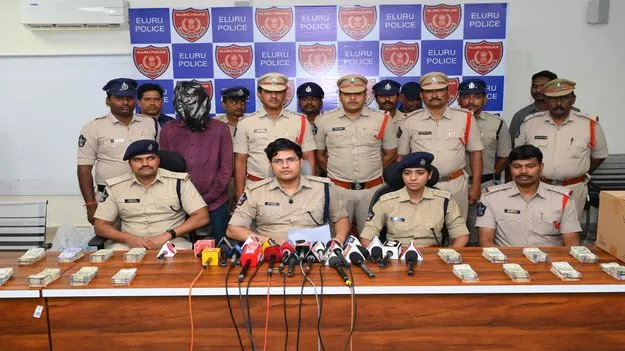 జంగారెడ్డిగూడెం బ్యాంక్‌ ఆఫ్‌ బరోడా  బంగారం కేసులో అప్రైజర్‌ అరెస్టు