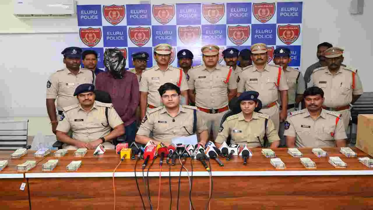 జంగారెడ్డిగూడెం బ్యాంక్‌ ఆఫ్‌ బరోడా  బంగారం కేసులో అప్రైజర్‌ అరెస్టు