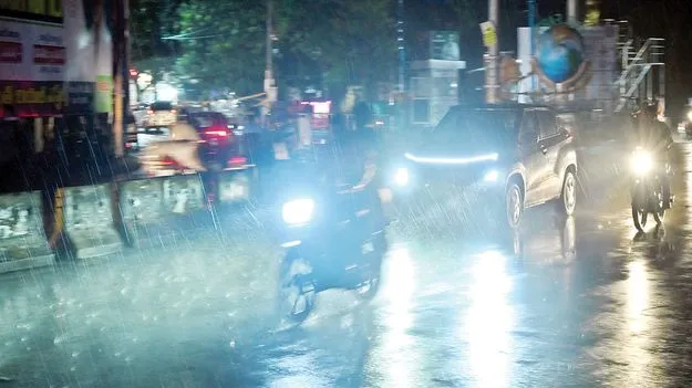 పగలు ఎండ.. రాత్రి వాన
