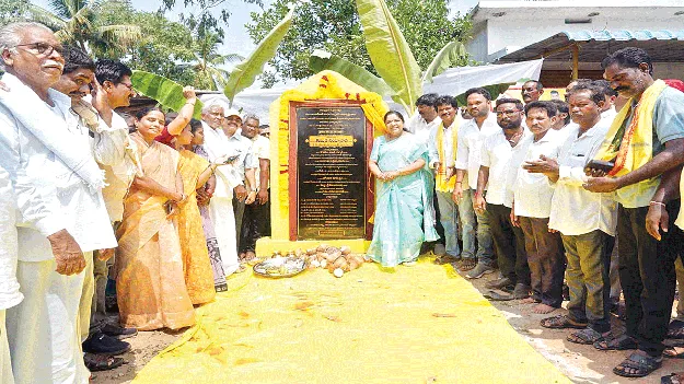 గిరిజనులను ఇబ్బంది పెడితే సహించేదిలేదు