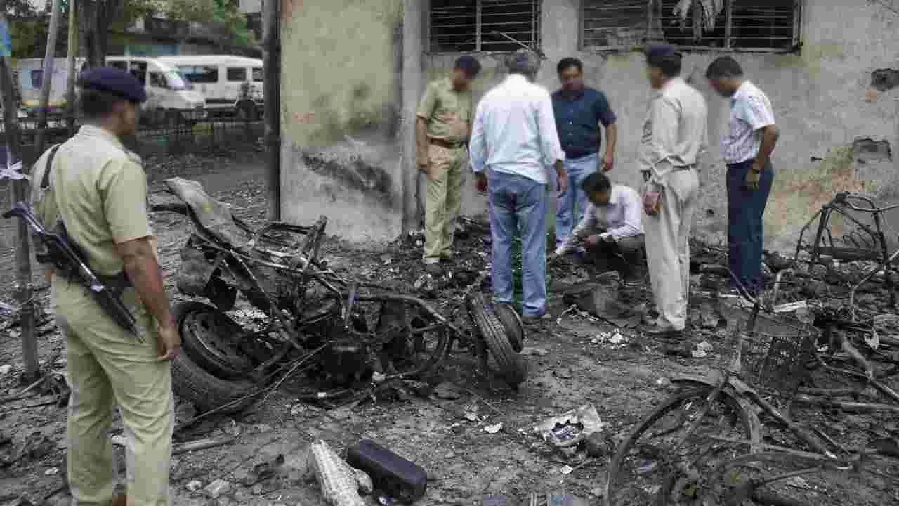 అహ్మదాబాద్‌ పేలుళ్ల కేసు.. 38 మందికి మరణ శిక్ష