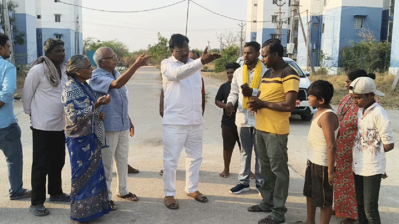 టిడ్కో కాలనీ సమస్యల పరిష్కారానికి కృషి చేస్తాం