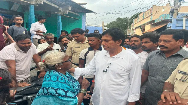 నూతన రోడ్లను వేయించండి