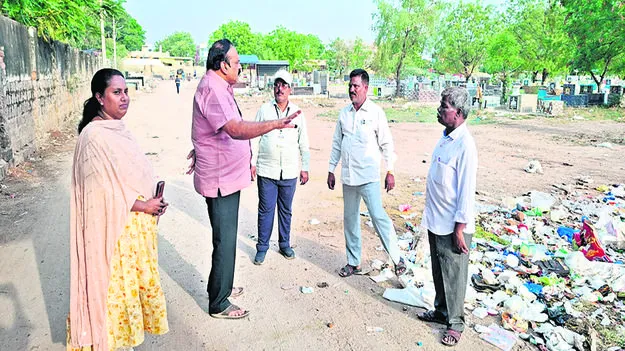 COMMISSIONER: శ్మశానవాటికల్లో సదుపాయాలు కల్పిస్తాం