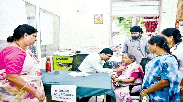 వీణ కళాకారులకు వైద్య పరీక్షలు