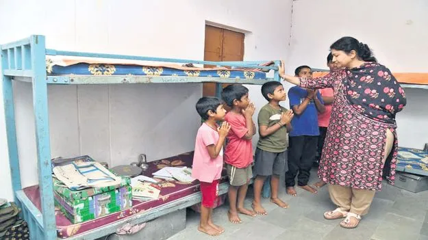 వసతిగృహాల తనిఖీ 