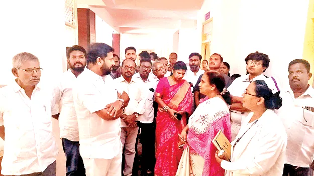 పూర్తి స్థాయిలో వైద్య సేవలు అందడం లేదు