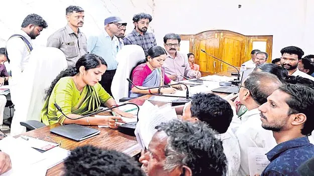 పీజీఆర్‌ఎస్‌కు అధికారులు విధిగా హాజరు కావాలి 