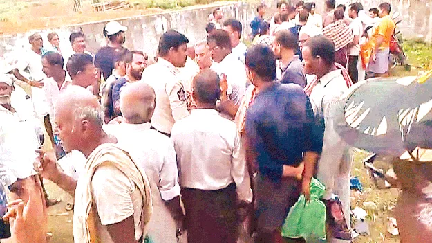 ఎరువుల పంపిణీలో గందరగోళం 