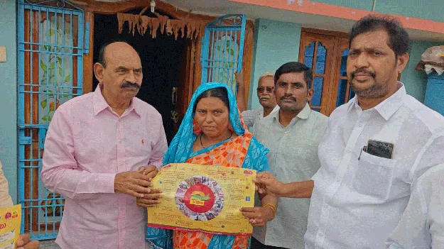 ప్రతి ఇంటికీ ప్రభుత్వ ఫలాలు : మంత్రి  ఫరూక్‌ 