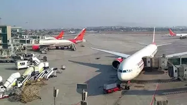 యుద్ధం వల్ల 10వేలకు పైగా విమానాల రద్దు