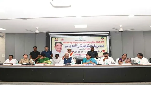 kumaram bheem asifabad- ఎస్సీ, ఎస్టీల అభివృద్ధికి చేయూతనివ్వాలి