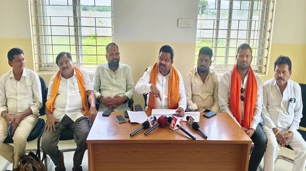 kumaram bheem asifabad- ప్రభుత్వ భూముల అక్రమార్కులపై క్రిమినల్‌ కేసులు నమోదు చేయాలి